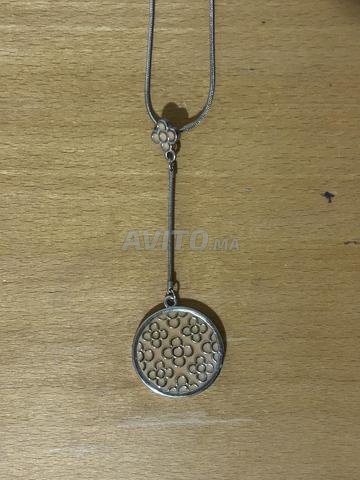 collier argenté avec pendentif - 2