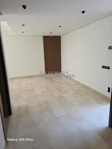 À LOUER APPARTEMENT 2CH VIDE NEUF CFC - 2