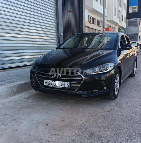 Elantra Hyundai - 2
