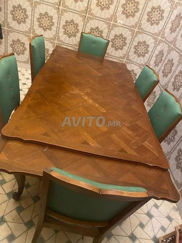table en bon etat - 2