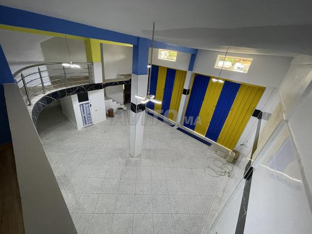 Maison 2 façades avec garage commercial rentable - 2