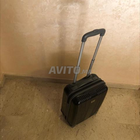حقيبة بعلامة باكي إيزي للبيع
