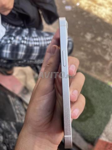 iPhone 13 normal 128g, encore propre