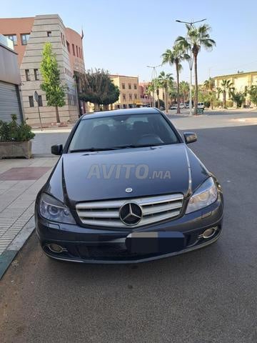 Mercedes 220, modèle 2010 - 2