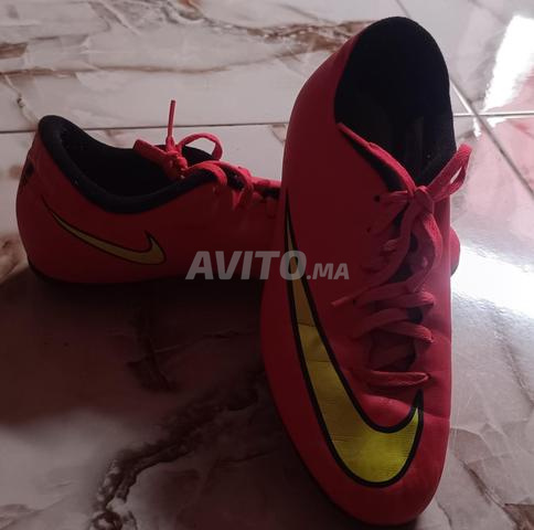 Chaussures de sport pour le football. - 2