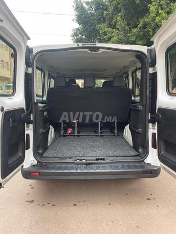 Opel Vivaro Diesel Manuelle 2018 à Marrakech - 2