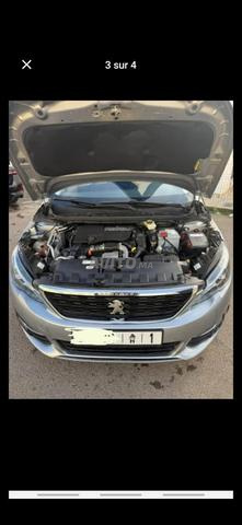 Peugeot 308 Diesel Automatique 2019 à Salé - 2