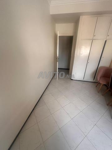 Chambre vide avec placard pour une seule fille - 2