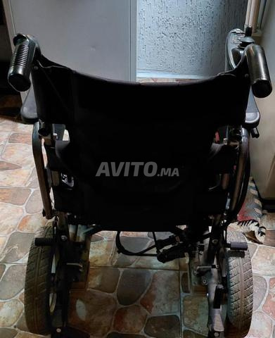 Fauteuil roulant en très bon état - 2