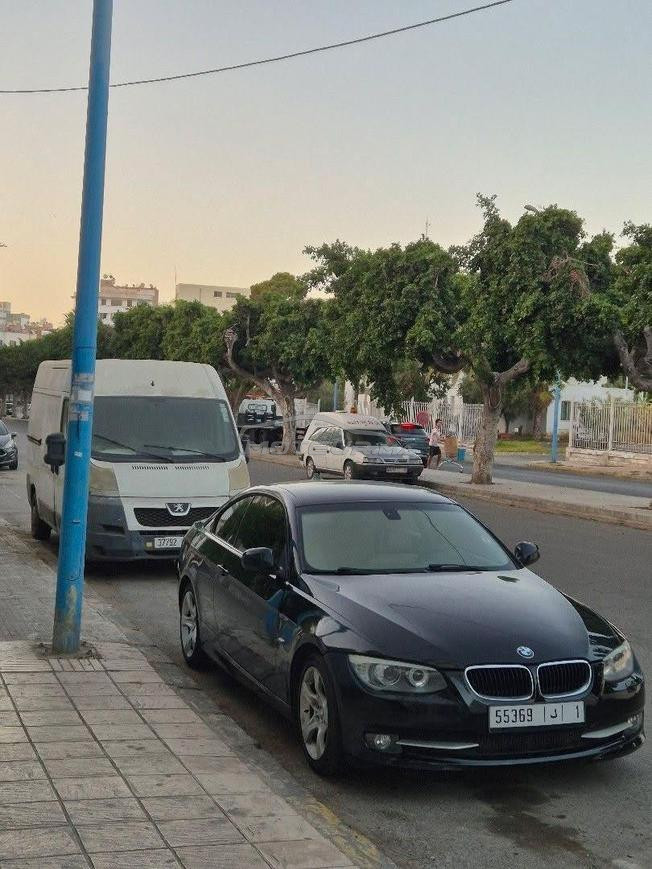 BMW 320i model 2012 propre