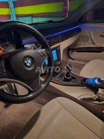 BMW 320i modèle 2012 propre - 2
