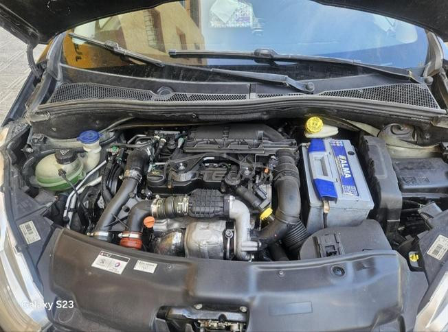 Peugeot 208 Diesel Manuelle 2013 à Kénitra