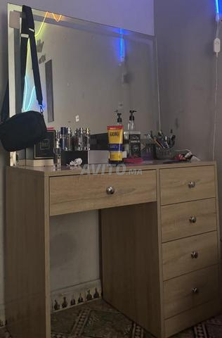 Superbe table de maquillage au design sculpté. - 2