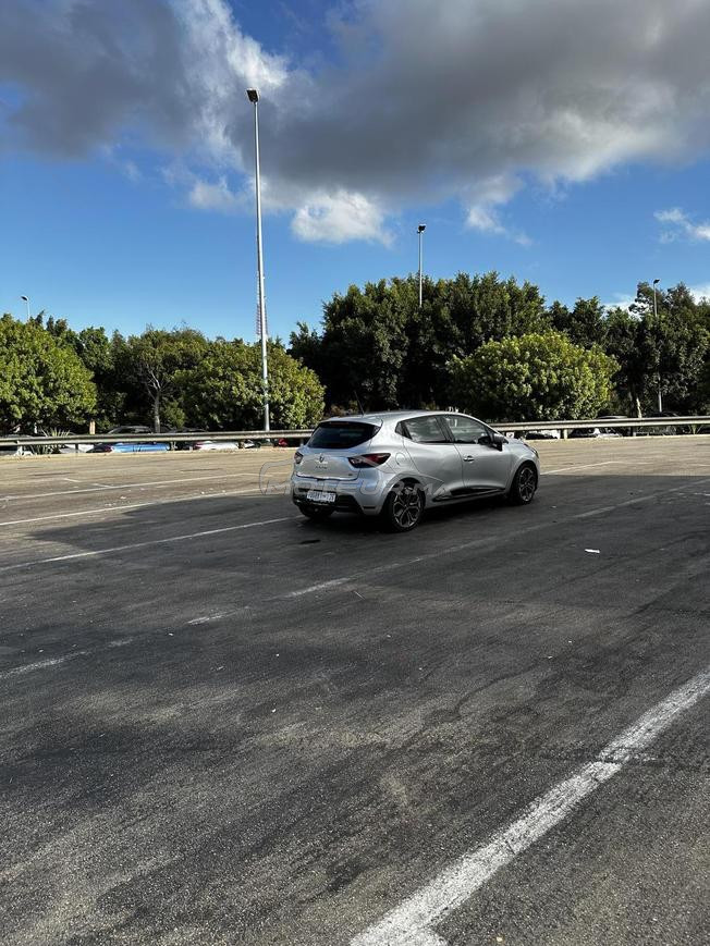 Clio 4 intens Diesel Automatique 2018 à Meknès