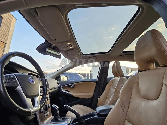 Volvo V40 Cross Country 2019 Diesel - 2