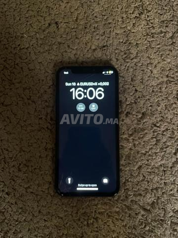 iPhone X 64 Go batterie Original état 66% - 2