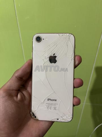 iPhone 8 normal à vendre - 2