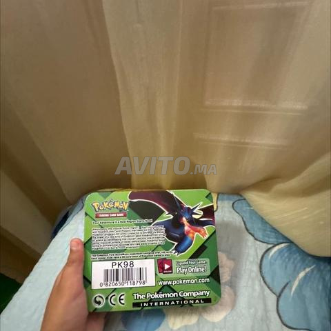 Boîte Pokémon avec petite surprise - 2