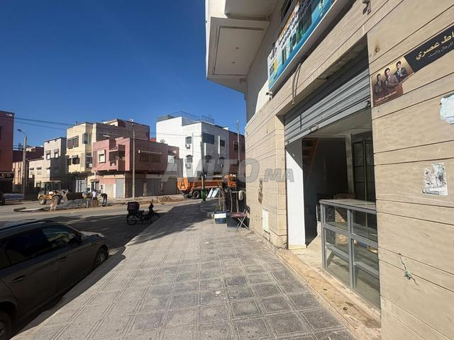 Local commercial avec mezzanine - 2