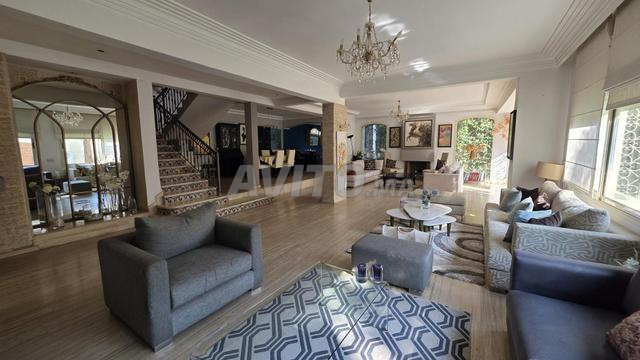 Vente villa à l'Oasis - Jardin et piscine - 2