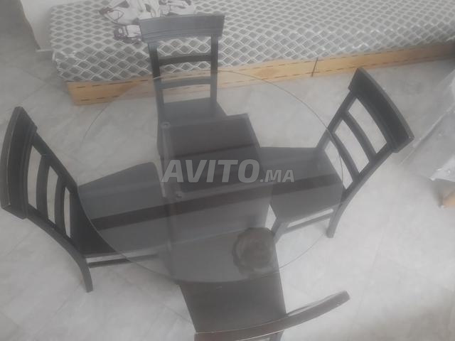 Table à manger avec 4 chaises - 2