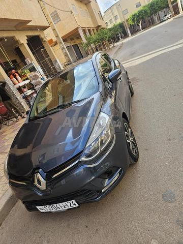 Bonjour, Clio 4 modèle 2021 disponible - 2