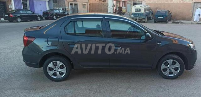 Dacia Logan Essence Manuelle 2017 à Laâyoune - 2