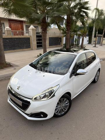 Peugeot 208 diesel 2018 première main à vendre - 2