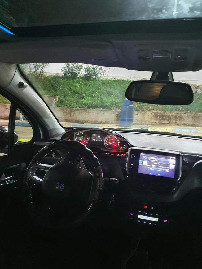 Peugeot 2017 withe edition 