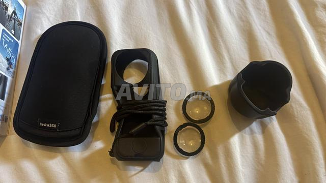 Caméra Insta360 X4 8K avec accessoires