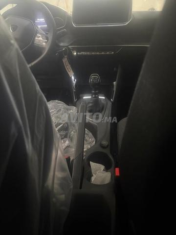 Peugeot 208 neuve - 2