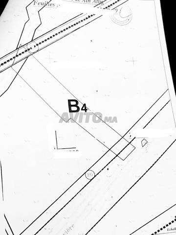 Terrain non aménagé pour la construction d'un immeuble de quatre étages à Ain Atiq
