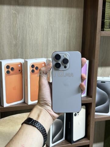 iPhone 15 Pro 128 Go 83 batterie