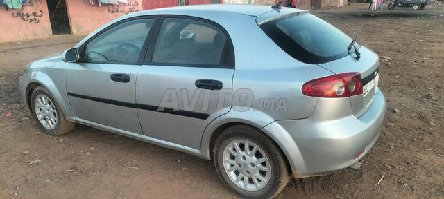 Chevrolet Optra - 2