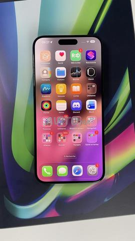 iPhone 15 Pro Max Très bon état 🎁 AirPods Pro