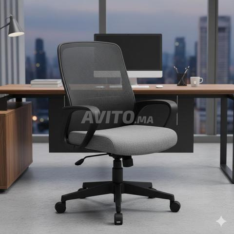 Bureau de travail robuste et moderne - 2