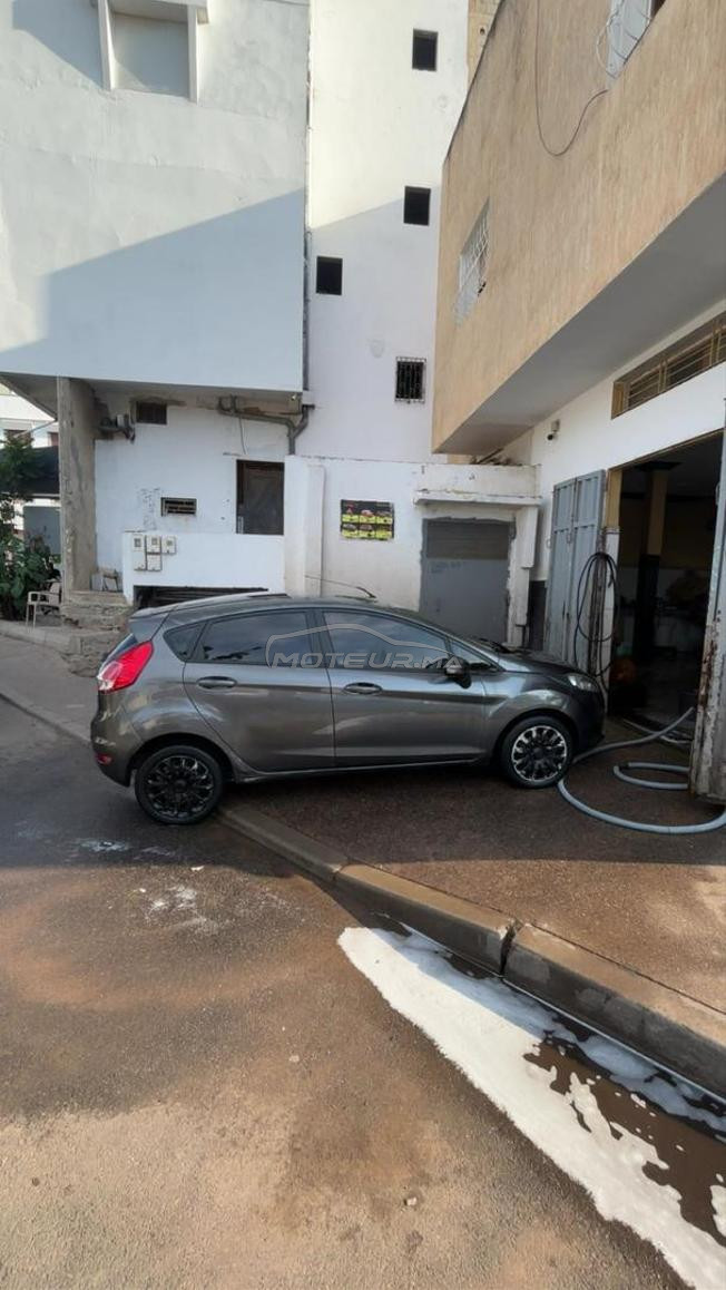 ford fiesta essence à Rabat 