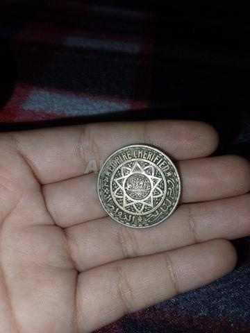 Ancienne pièce de monnaie de l'année 1371