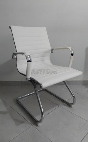Lot de 3 chaises de bureau blanches – Simili cuir - 2