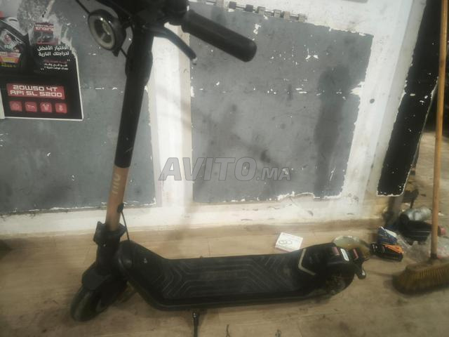 Trottinette électrique bien avec son chargeur d'origine - 2