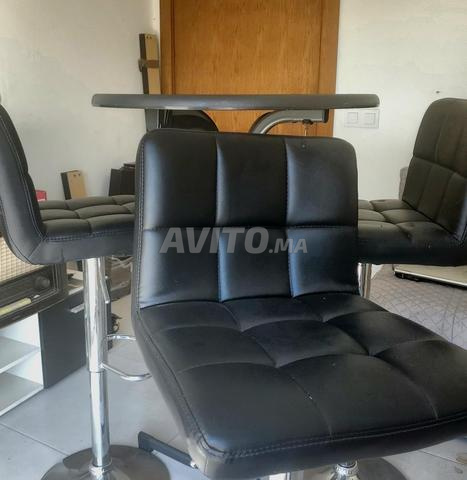 4 tabourets extensibles avec table - 2