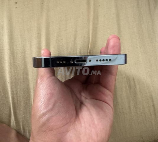 iPhone 13 pro très bon état 74 batterie - 2