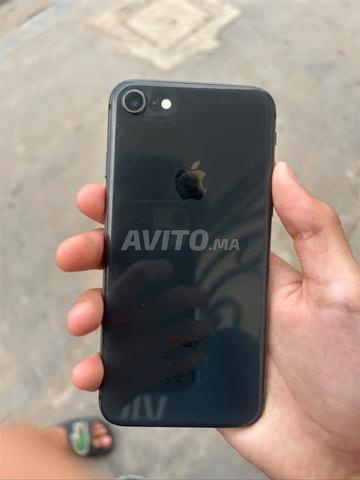 iPhone 8 64g 67% batterie encore neuf - 2