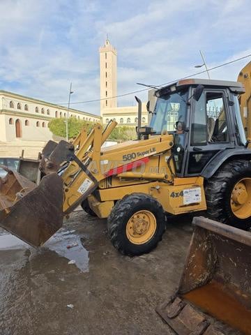 Tractopelle CAZ Importé