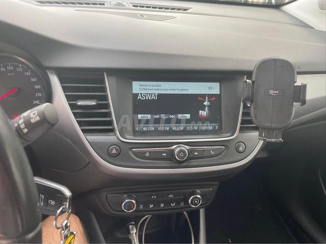 Opel Crossland Diesel Manuelle 2023 à Bouskoura - 2