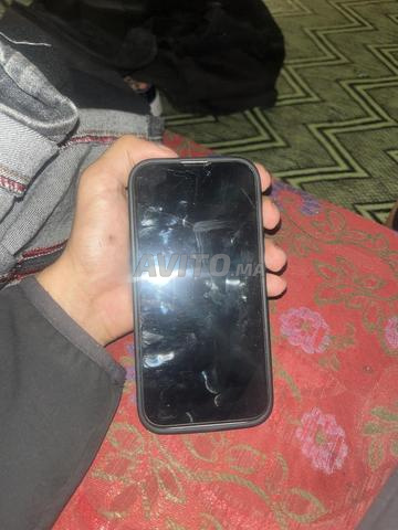 iPhone 15 normal avec WiFi - 2