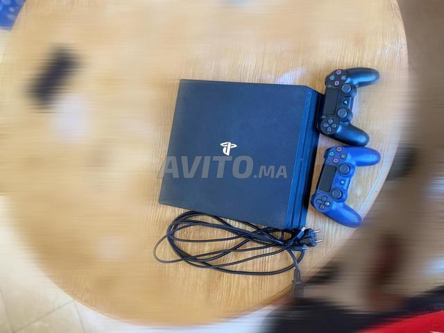 Playstation 4 Pro - 2