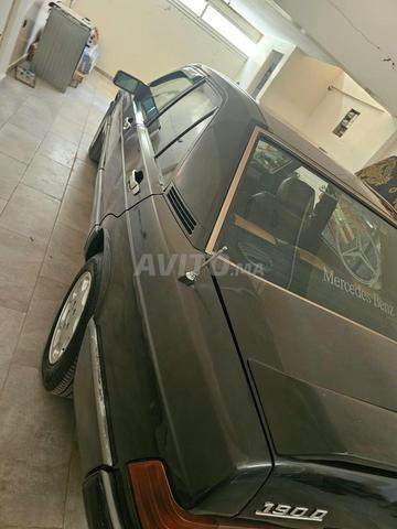 Mercedes 190 - 2