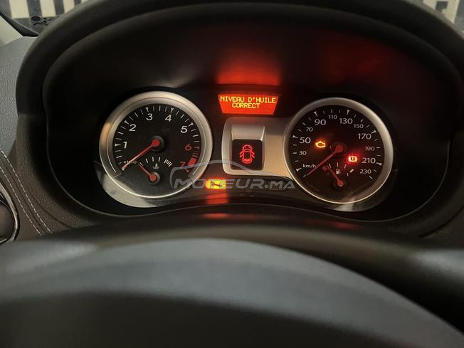 Renault Clio Essence Manuelle 2011 à Oujda
