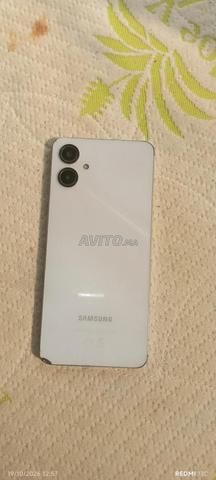 Samsung A06 blanc avec sa boîte - 2
